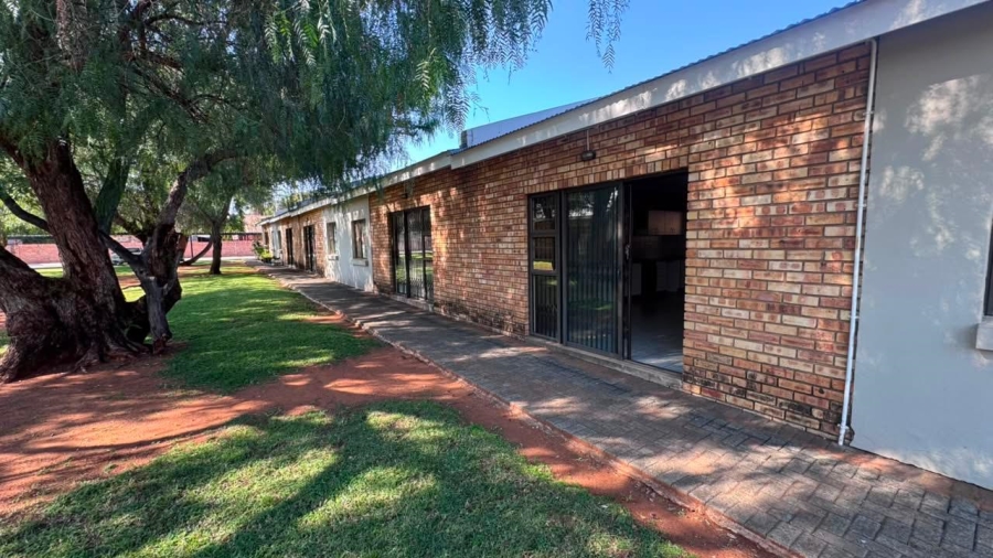 2 Bedroom Property for Sale in Rhodesdene Northern Cape